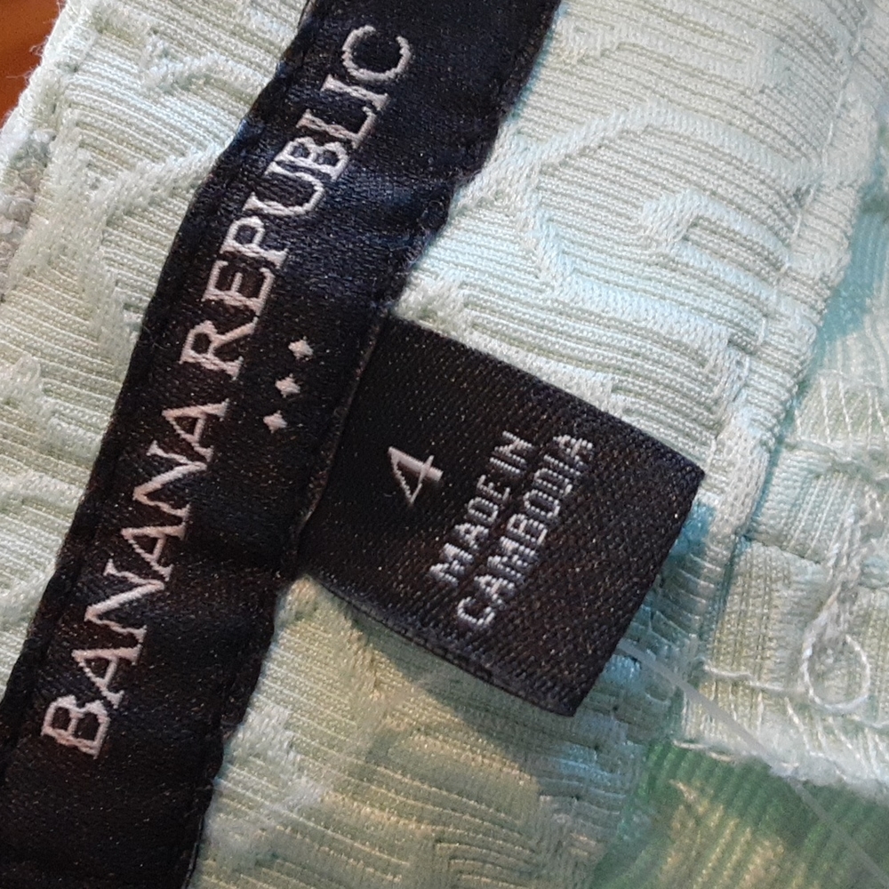 Brand New with Tags Banana Republic Shorts🍭 - Picture 4 of 7